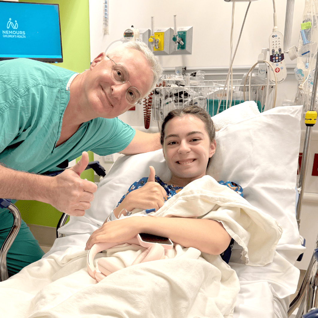 Dr Standard and patient giving the thumbs up 