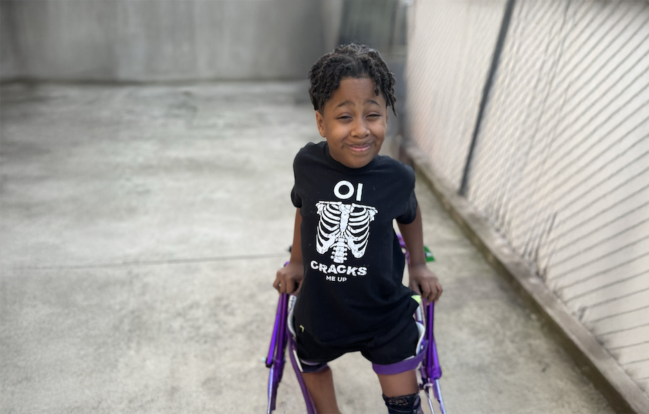 Aaron, un niño con osteogénesis imperfecta