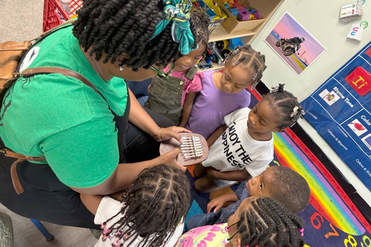Kyma working with preschoolers on SEL skills